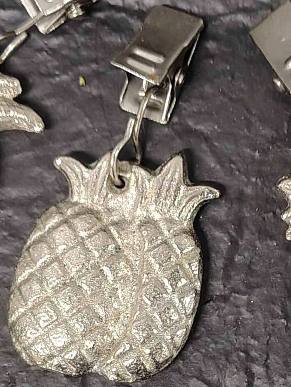 VTG Silver Pewter Pineapple Clip Tablecloth Weight Set (4) Charming Decor Accent